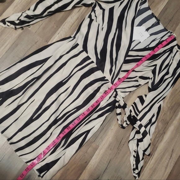 ZARA ZEBRA PRINT WRAP MINI DRESS bloggers favorite - Picture 13 of 15